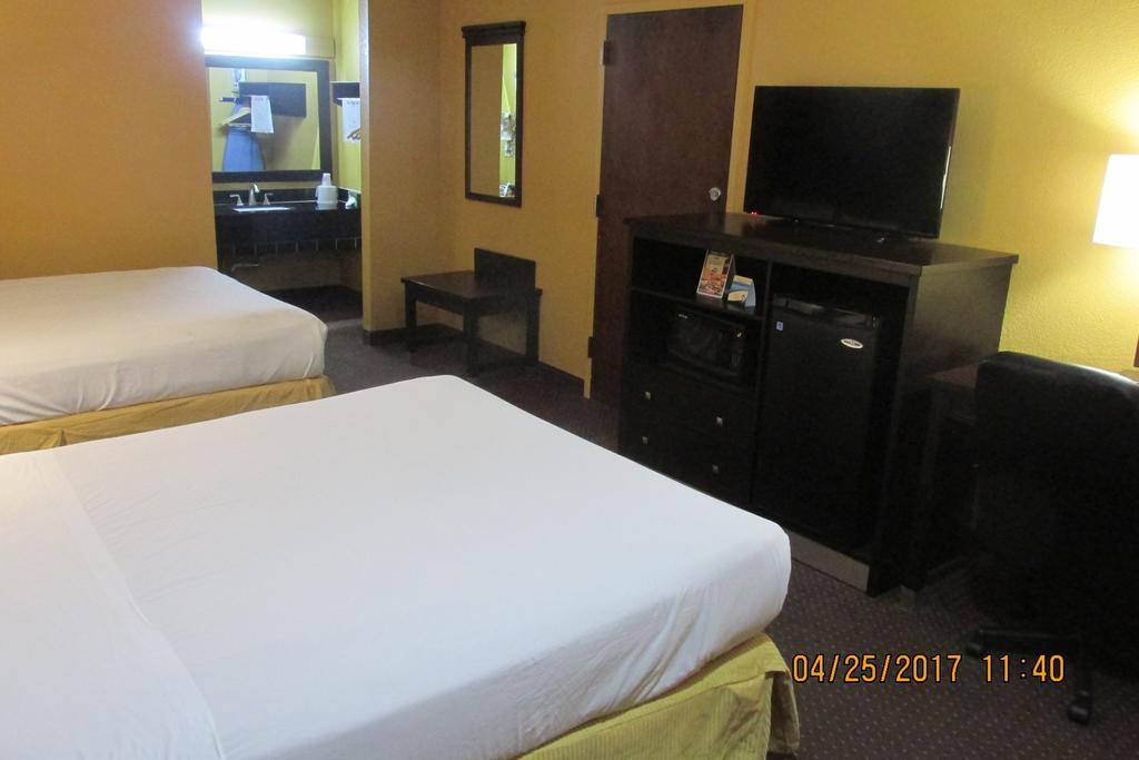 Americas Best Value Inn Byram Екстериор снимка