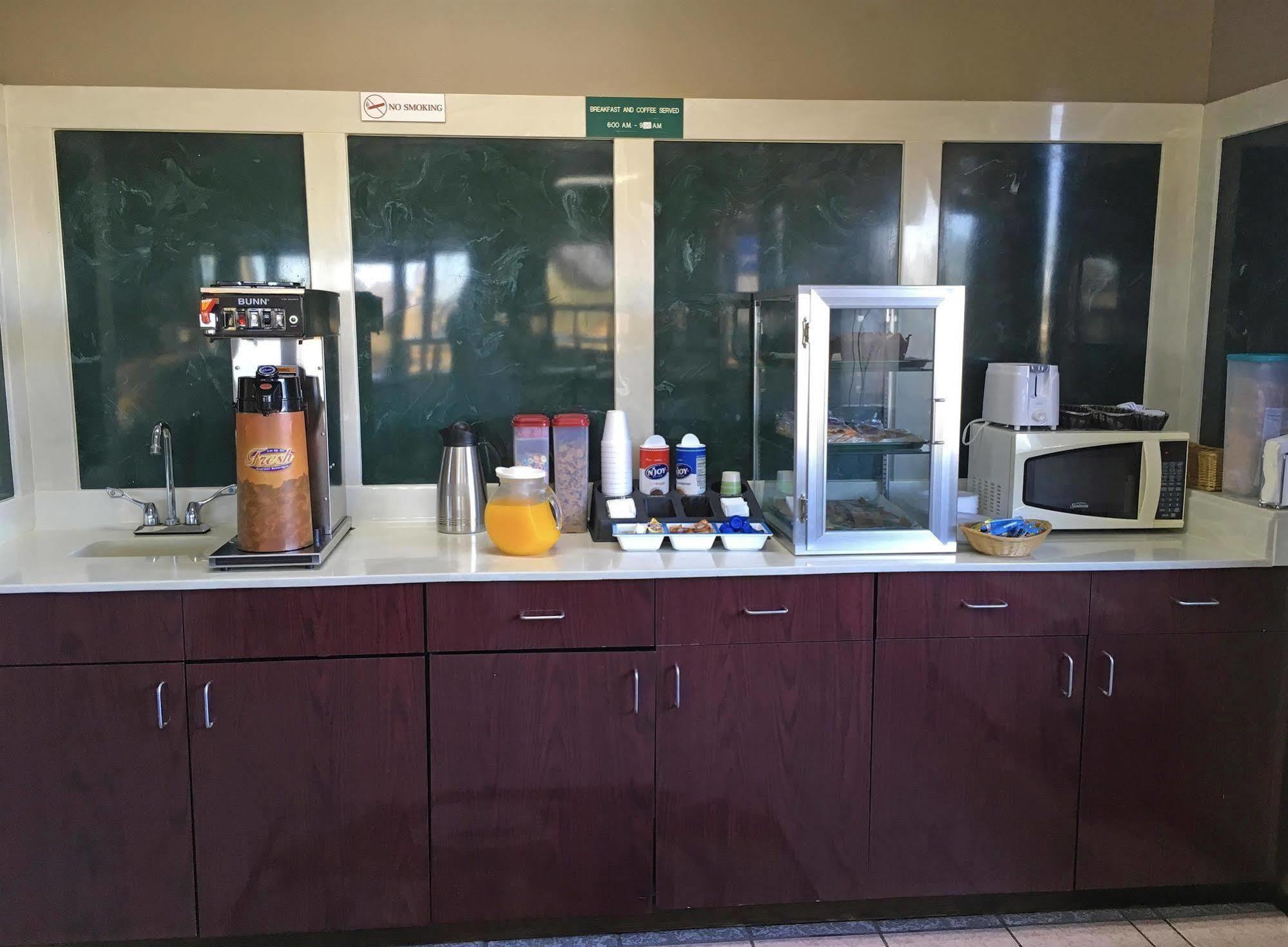 Americas Best Value Inn Byram Екстериор снимка